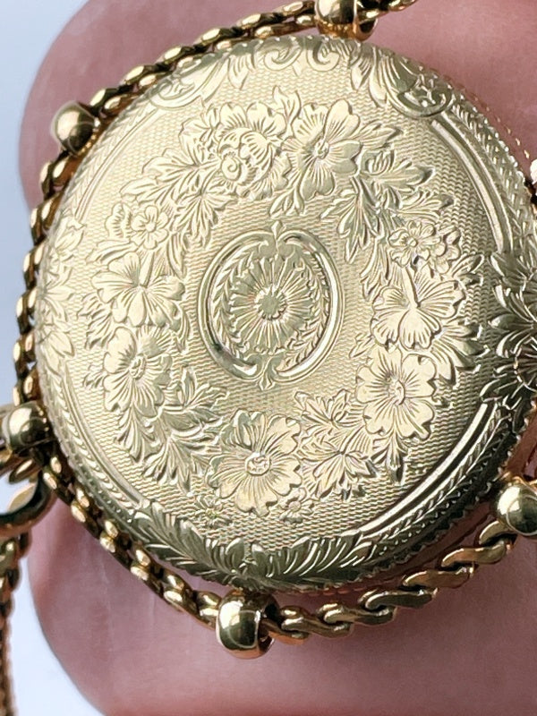 Elegante Pontina Kettenuhr – Goldfarben, Römische Ziffern, Graviertes Gehäuse