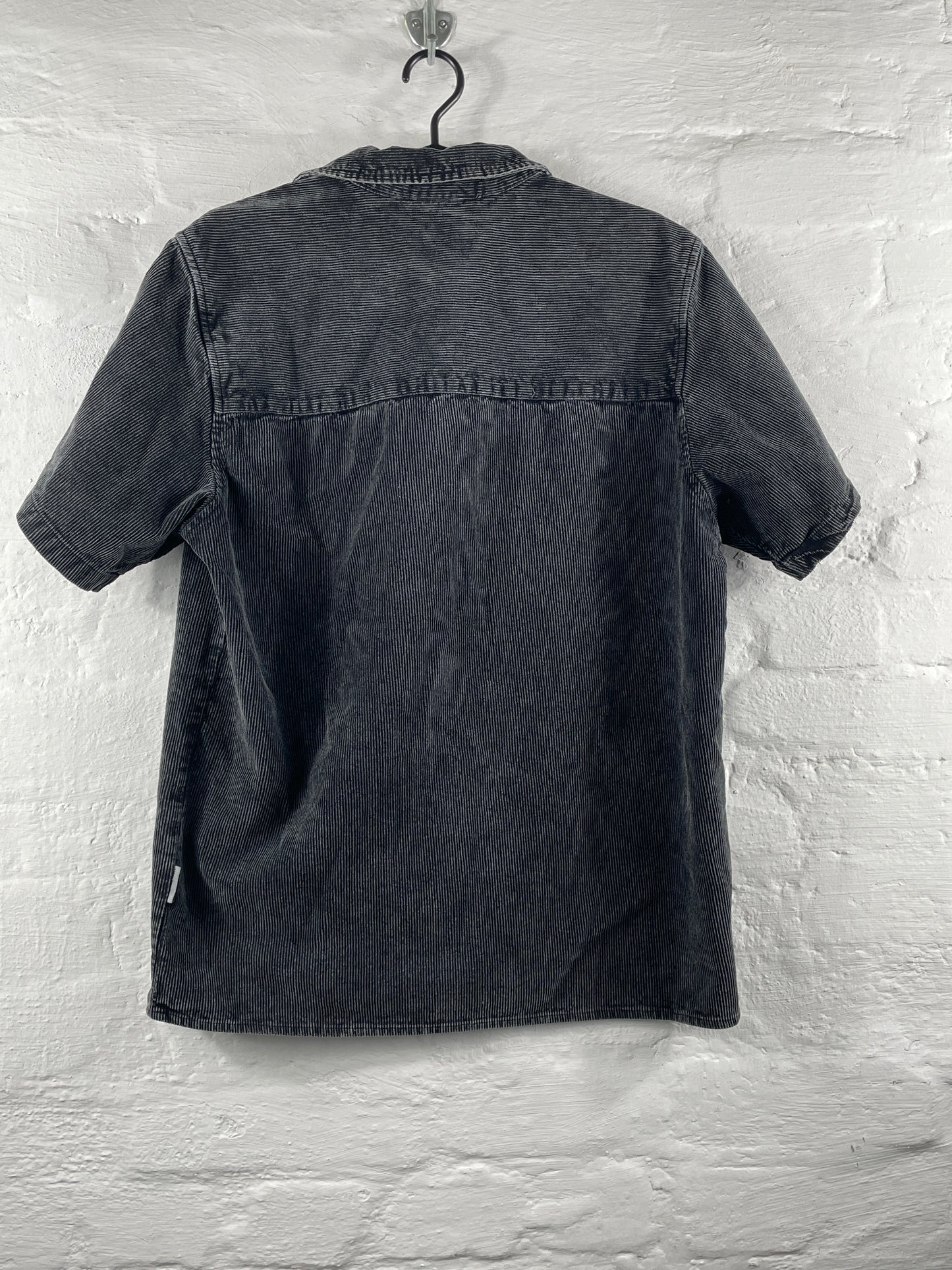 Rebel – Grau gestreiftes Kurzarmhemd „RR Julio Shirt“, Größe M