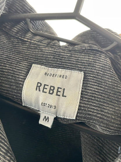 Rebel – Grau gestreiftes Kurzarmhemd „RR Julio Shirt“, Größe M