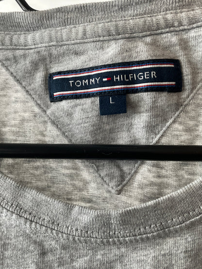 Tommy Hilfiger – Grey Logo Embroidery T-Shirt, Größe L