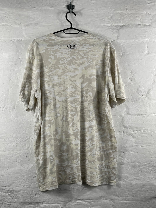 Under Armour – Loose Fit Camo Performance T-Shirt, Größe L