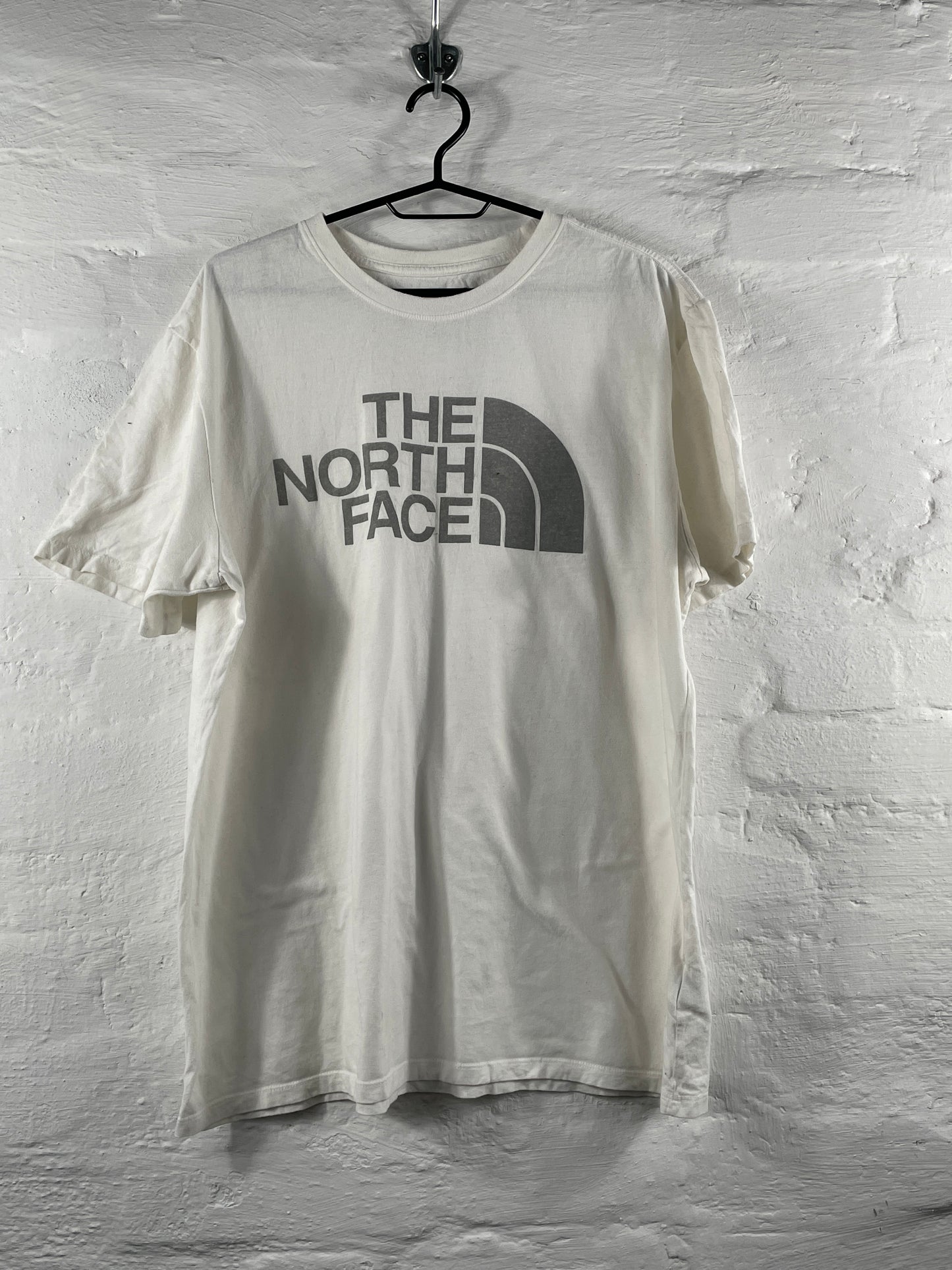The North Face – White Logo T-Shirt, size L