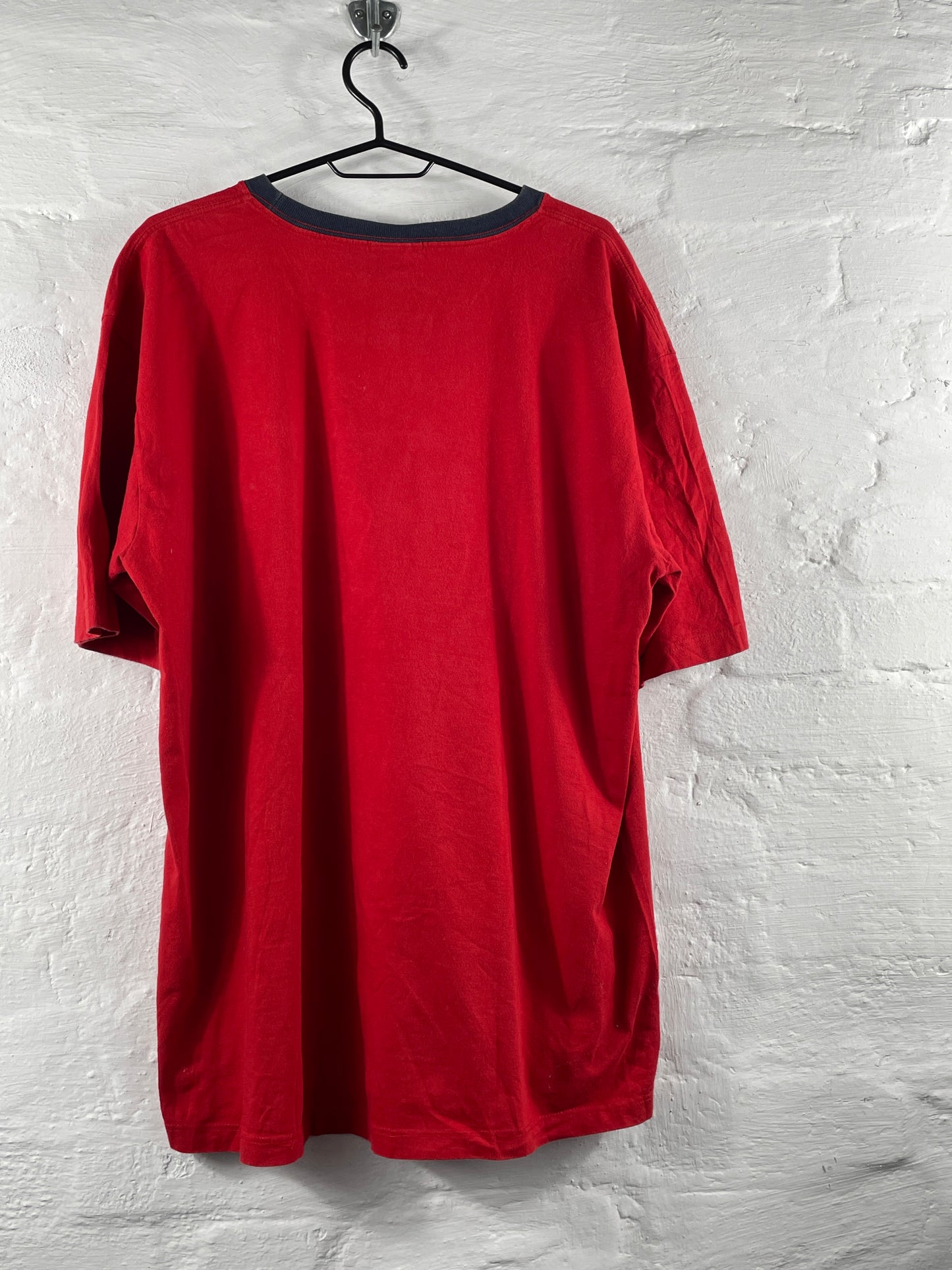 Tommy Hilfiger – Red Stripe Logo T-Shirt, Größe L