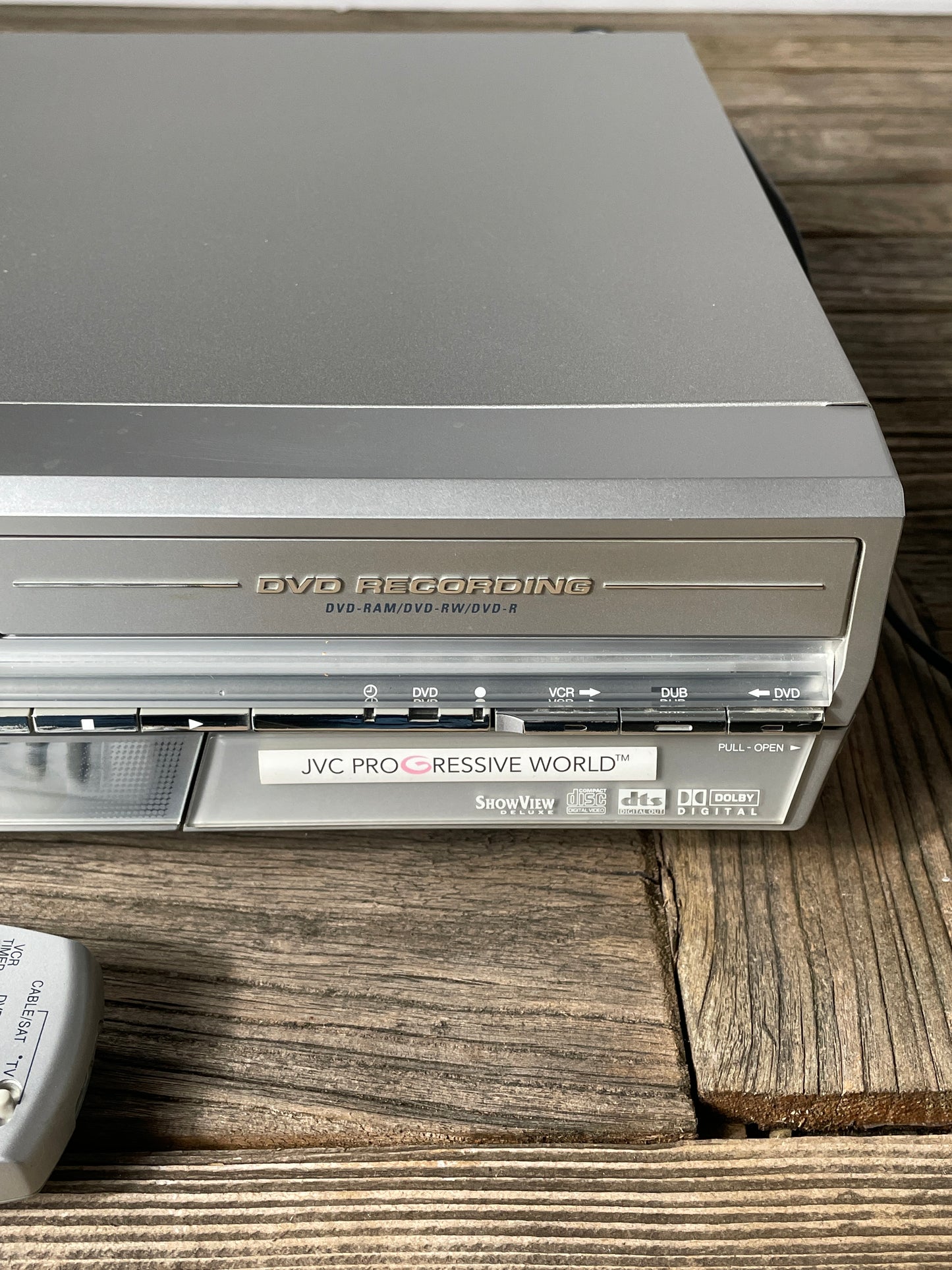 JVC DR-MV1SE – DVD/VHS Recorder Kombigerät mit Fernbedienung (Retro Home Entertainment)