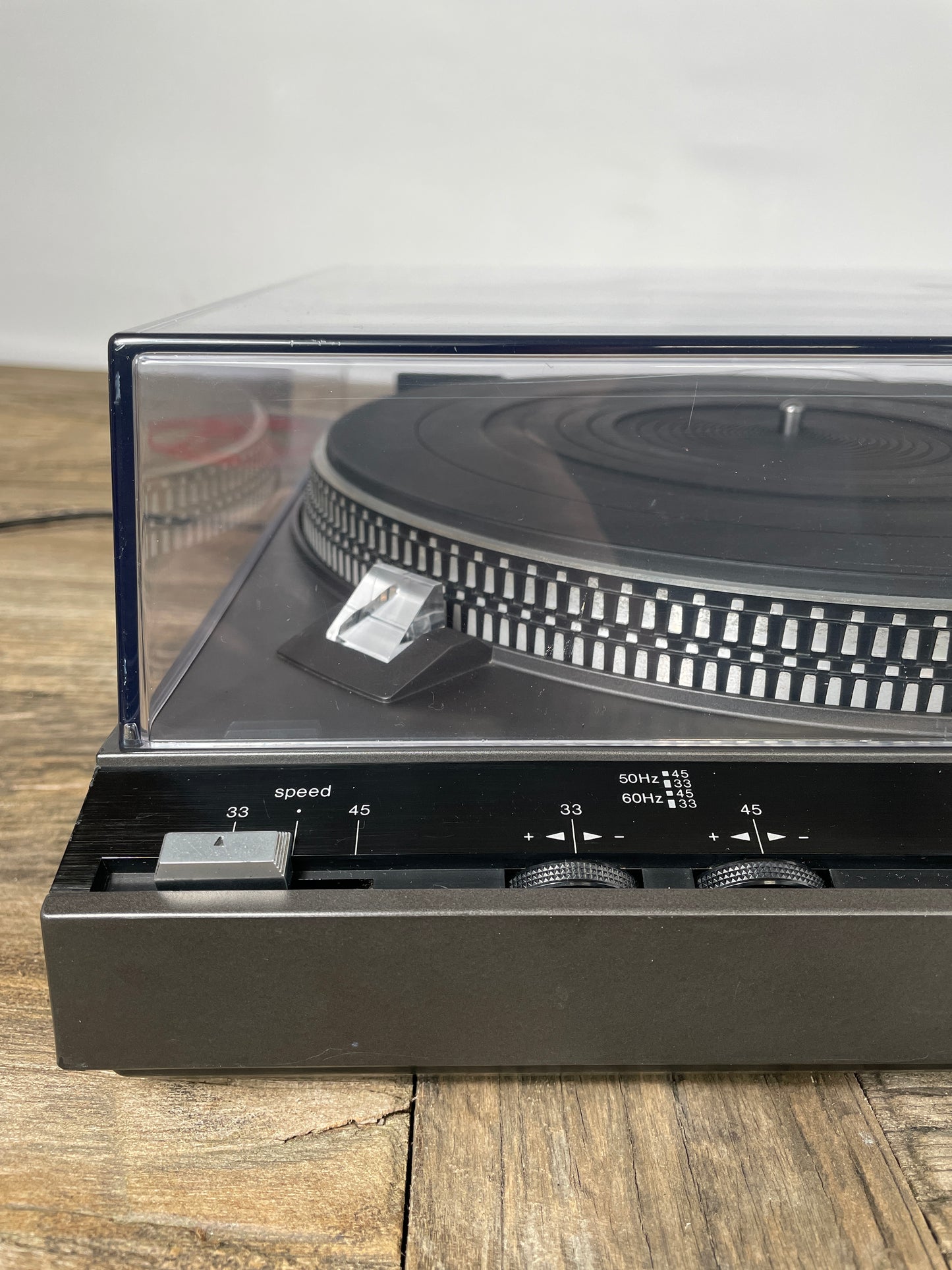 Technics SL-3310 Direktantrieb Plattenspieler – gewartet – Haube mit neuen Haltenasen