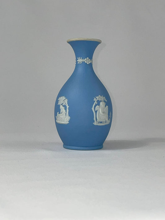 Wedgwood Jasperware Vase - Blau mit weißen Reliefs, England, klassische Keramikvase