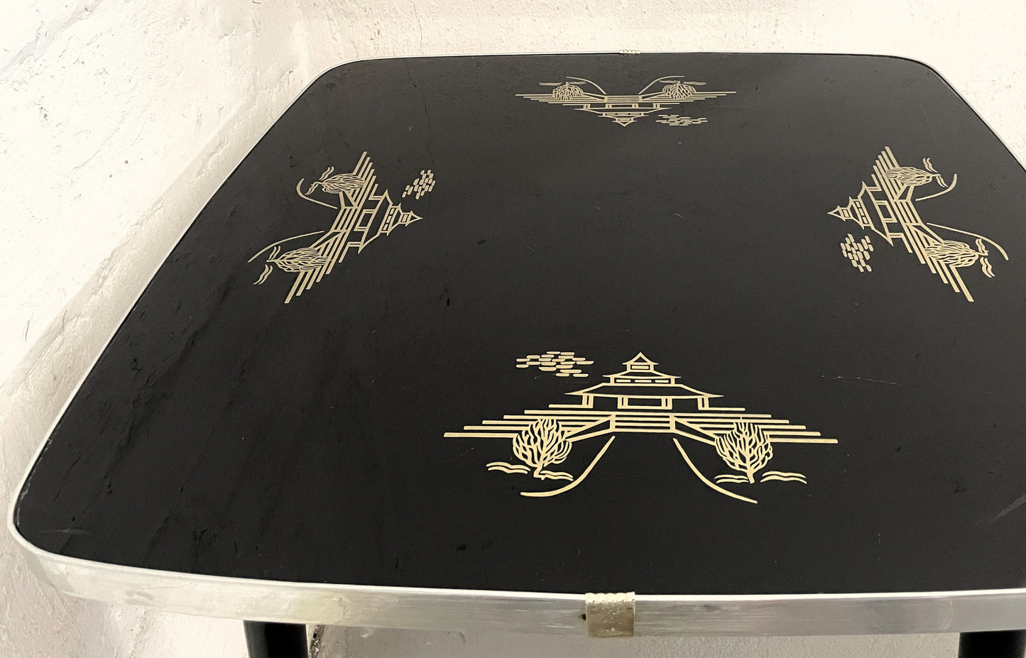 Beistelltisch DDR Albert Busch - Schwarze Tischplatte mit Golddekor, Mid-Century Design