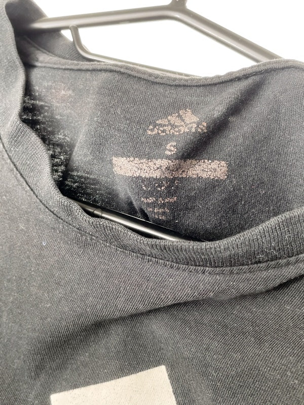 adidas – Logo Print T-Shirt (Schwarz, Größe S)
