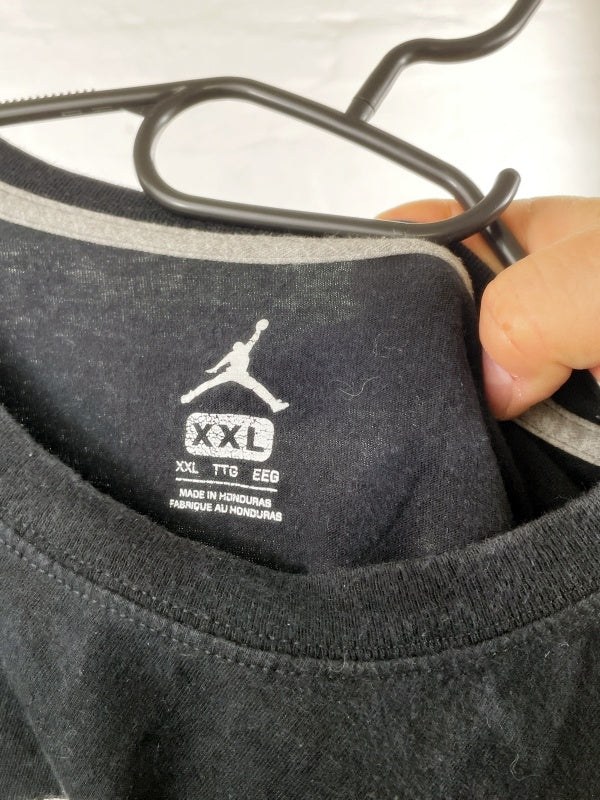 Jordan – Moon Basketball Graphic T-Shirt (Black, Size XXL)