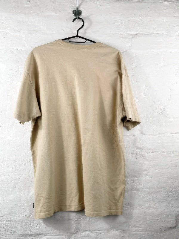 Nike – The Nike Tee Loose Fit in Beige (approx. early 2020s)