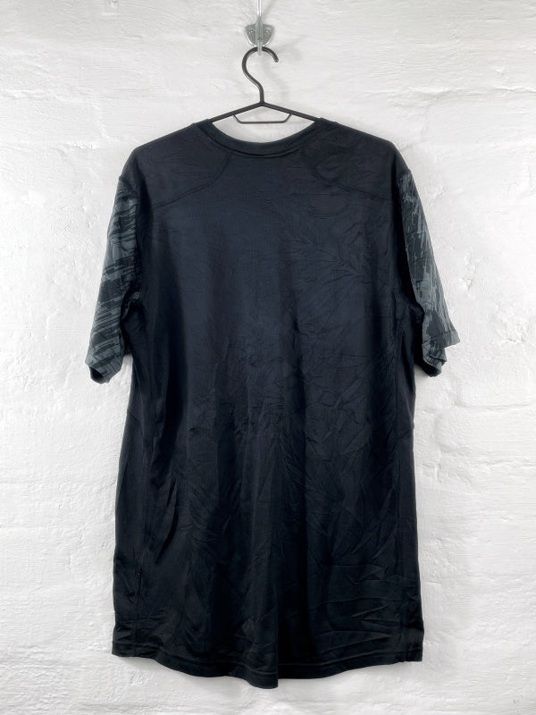 Nike – Dri-Fit Training Tee Black Pattern (approx. early 2010s)