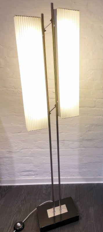 Seifert & Tilitz Berlin – Vintage Stehleuchte Modell 6067, verchromt mit Doppel-Acrylschirm