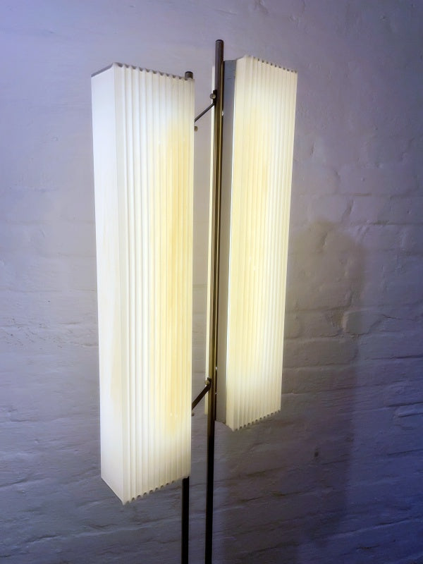 Seifert & Tilitz Berlin – Vintage Stehleuchte Modell 6067, verchromt mit Doppel-Acrylschirm