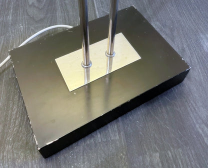 Seifert & Tilitz Berlin – Vintage Stehleuchte Modell 6067, verchromt mit Doppel-Acrylschirm