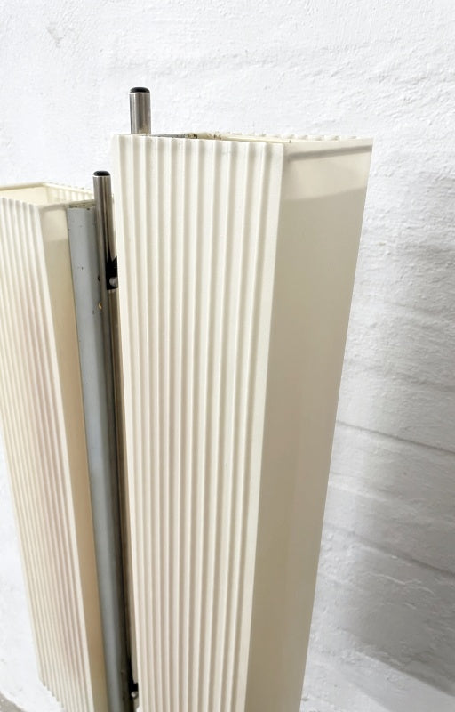 Seifert & Tilitz Berlin – Vintage Stehleuchte Modell 6067, verchromt mit Doppel-Acrylschirm