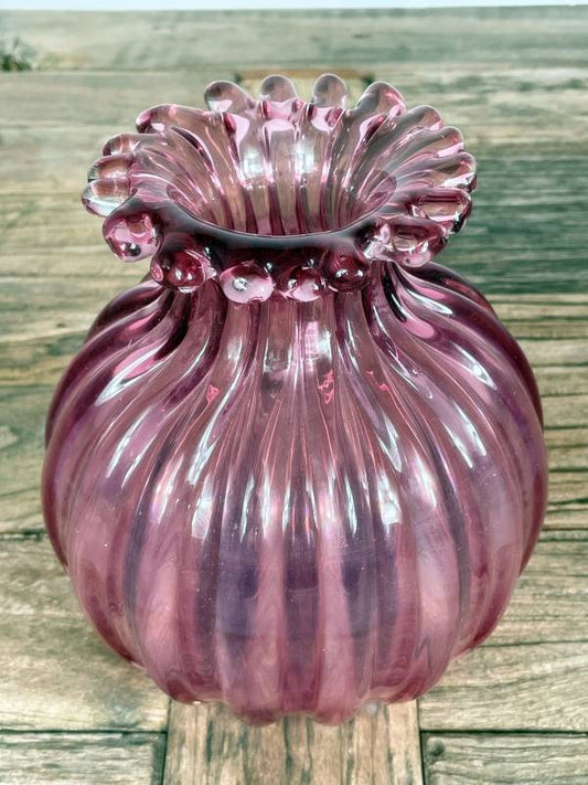 Roséfarbene Glasvase im Art-Glass-Stil – Vintage Glasdesign, ca. 20 cm
