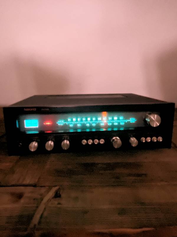 Nikko 3035 Stereo Receiver – sehr dunkle blaue Blende, Holzgehäuse, geprüft