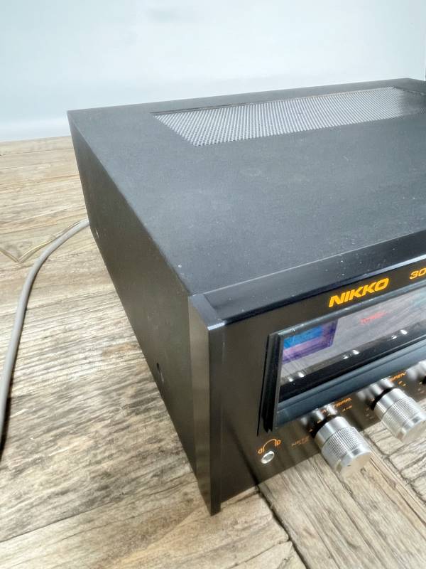Nikko 3035 Stereo Receiver – sehr dunkle blaue Blende, Holzgehäuse, geprüft