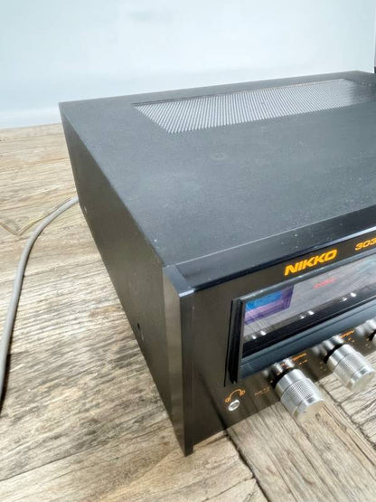 Nikko 3035 Stereo Receiver – sehr dunkle blaue Blende, Holzgehäuse, geprüft