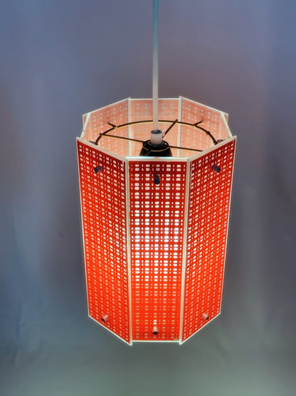 Pendelleuchte 60er/70er Jahre – Geometrisches Design mit roten Glaspaneelen, Mid Century