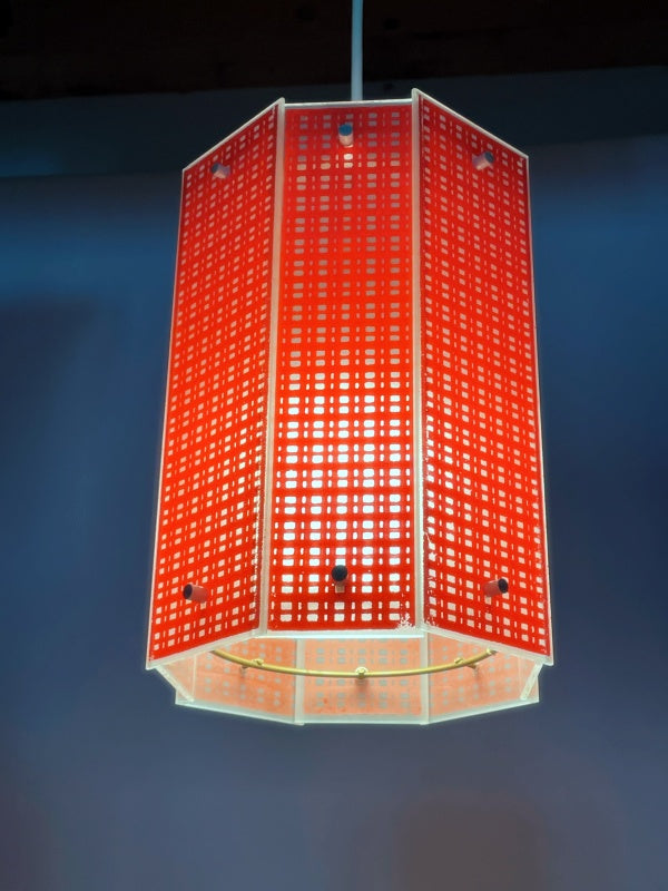 Pendelleuchte 60er/70er Jahre – Geometrisches Design mit roten Glaspaneelen, Mid Century