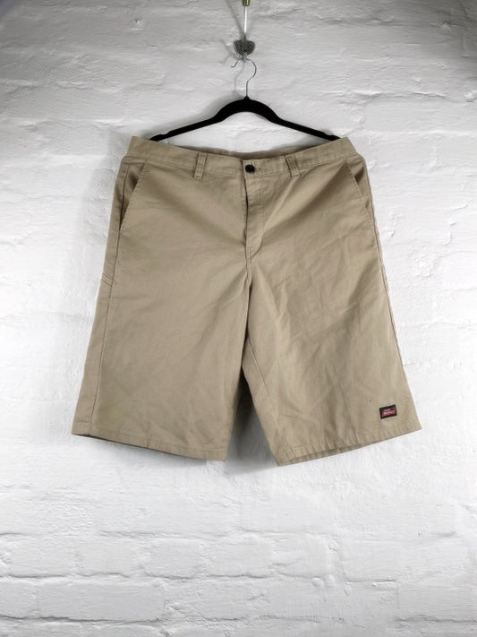 Dickies Shorts – Retro Workwear Bermuda, Beige, Größe W36