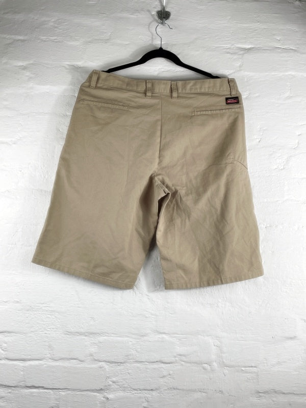 Dickies Shorts – Retro Workwear Bermuda, Beige, Größe W36