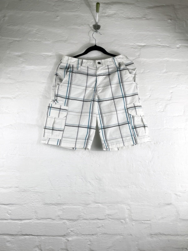 Dickies Retro Karo Shorts – Weiß mit Blau-Schwarz Muster, Größe 29
