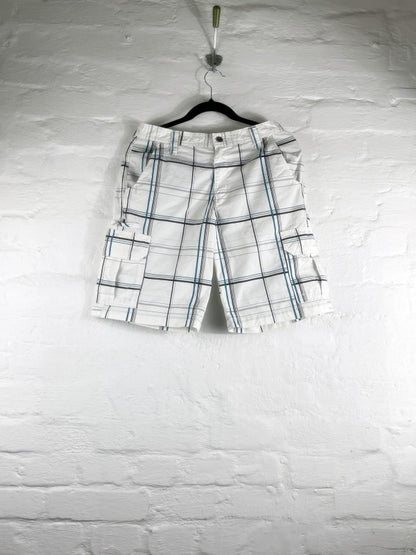 Dickies Retro Karo Shorts – Weiß mit Blau-Schwarz Muster, Größe 29