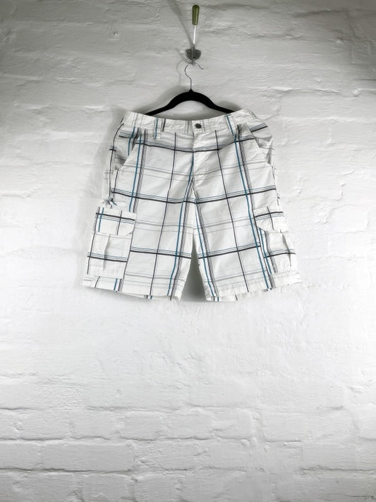 Dickies Retro Karo Shorts – Weiß mit Blau-Schwarz Muster, Größe 29