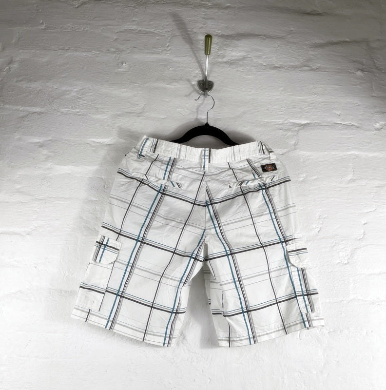 Dickies Retro Karo Shorts – Weiß mit Blau-Schwarz Muster, Größe 29