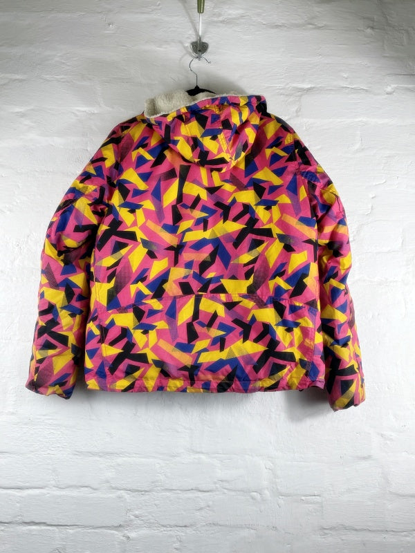 Dickies Retro Jacke mit buntem Allover-Print – Größe XL (fällt kleiner aus), Fleecegefüttert