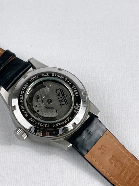 Trias Automatik Armbanduhr – Edelstahlgehäuse, rotes Zifferblatt, Lederarmband
