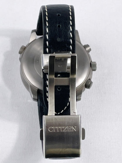 Citizen Eco-Drive Funkuhr – Chronograph, Titan-Gehäuse, Saphirglas, Lederarmband