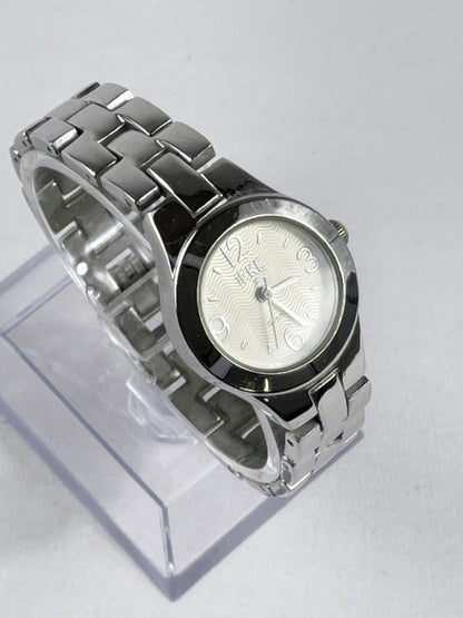 IEKE Damen Armbanduhr – Edelstahl, Quarzwerk, Silberarmband