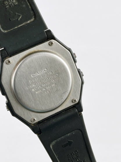 Casio F-91W Herrenarmbanduhr – Digital, Chronograph, Alarm, Klassiker