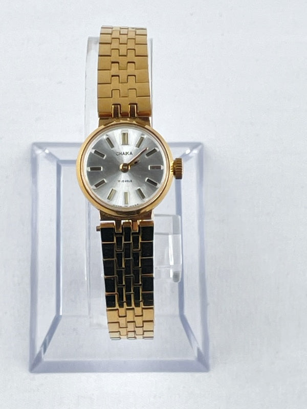 Elegante Retro Damenarmbanduhr Chaka – Goldfarbenes Armband, Handaufzug