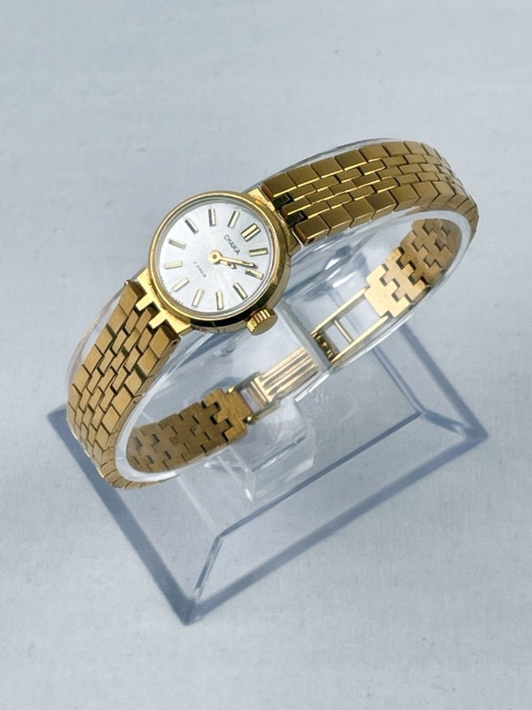 Elegante Retro Damenarmbanduhr Chaka – Goldfarbenes Armband, Handaufzug