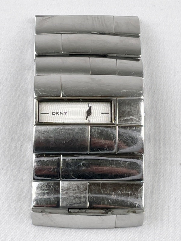 Elegante DKNY Damenarmbanduhr – Edelstahl, modernes Design
