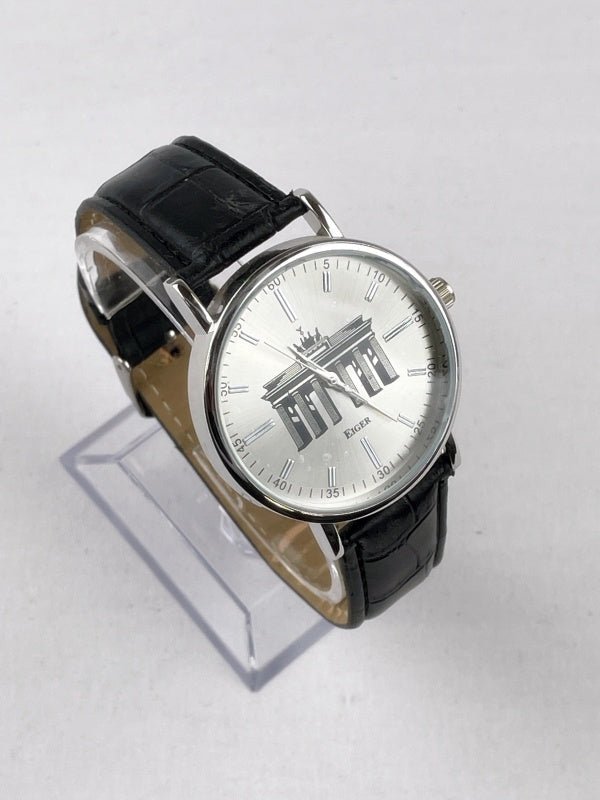 Eiger Armbanduhr mit Brandenburger Tor Zifferblatt – Silberfarben, Schwarz, Lederarmband