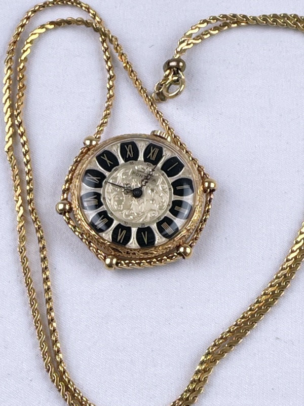 Elegante Pontina Kettenuhr – Goldfarben, Römische Ziffern, Graviertes Gehäuse