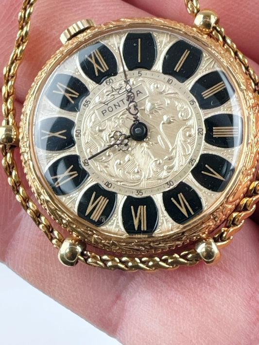 Elegante Pontina Kettenuhr – Goldfarben, Römische Ziffern, Graviertes Gehäuse