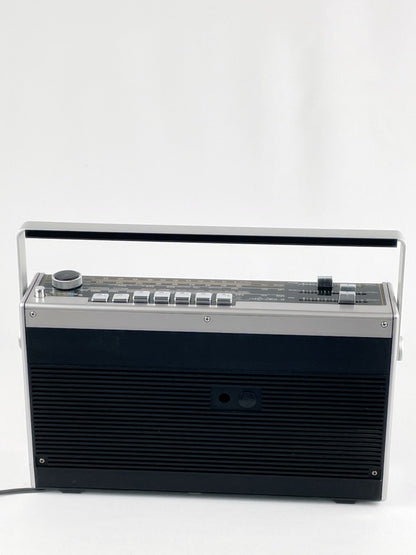 Telefunken Bajazzo Universal 401 – Vintage Transistorradio mit UKW, MW, LW & KW