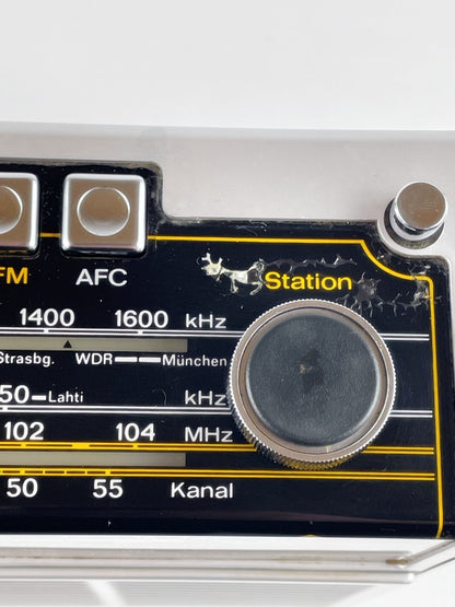 Telefunken Bajazzo Universal 401 – Vintage Transistorradio mit UKW, MW, LW & KW