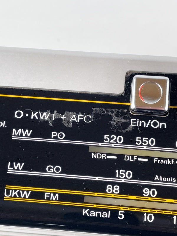 Telefunken Bajazzo Universal 401 – Vintage Transistorradio mit UKW, MW, LW & KW