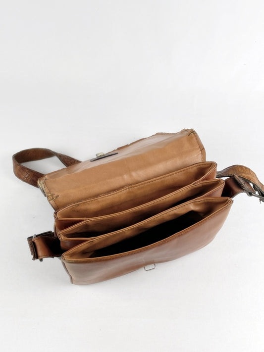 Schultertasche retro Kroko-Prägung – Braun, Unisex, 90s Style