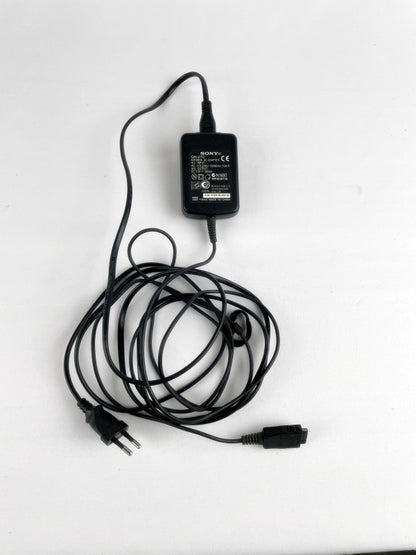 Sony CMD-Z5 – Retro Klapphandy (ca. 2000) – Sammlerobjekt mit Ladegerät