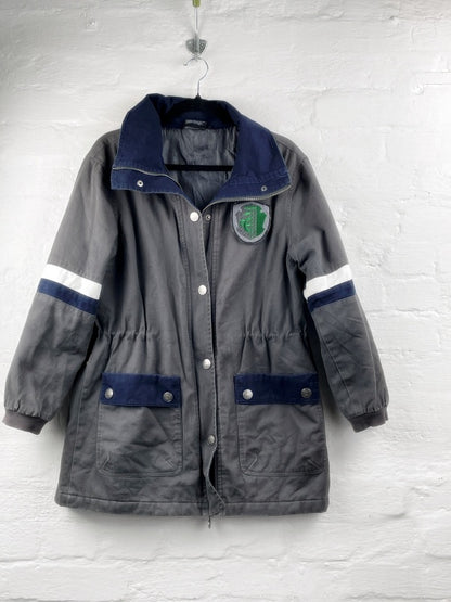 Harry Potter Jacke – Retro Hogwarts Slytherin College Style, Grau/Blau, Größe M