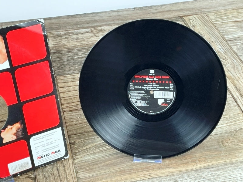 Sunloverz feat. Miss Bunty – Shine On Me (12" Vinyl, Lickin’ Records, 2003)